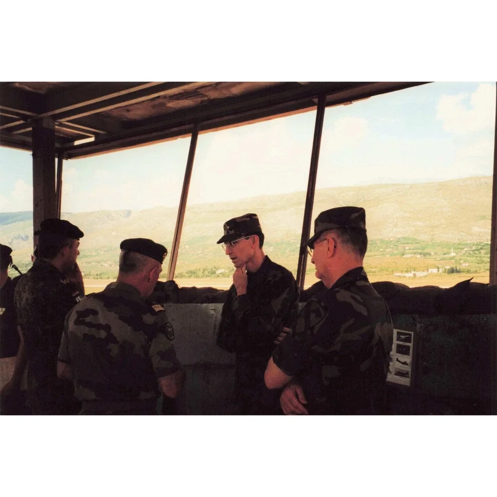 Vintage 1999 Bosnia SFOR Peacekeeping Lot USAF Officer APCs Checkpoint 6x4 - Picture 4 of 6